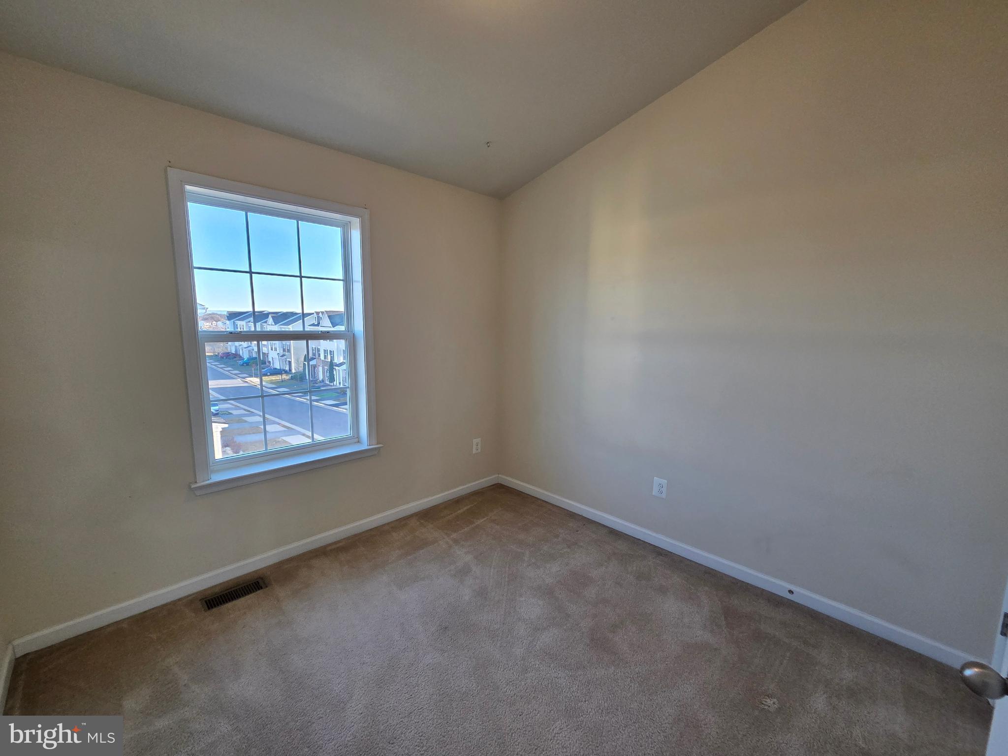 129 Schramm Loop Stephens City, VA 22655 - Photo 18 of 20 an empty room with a window