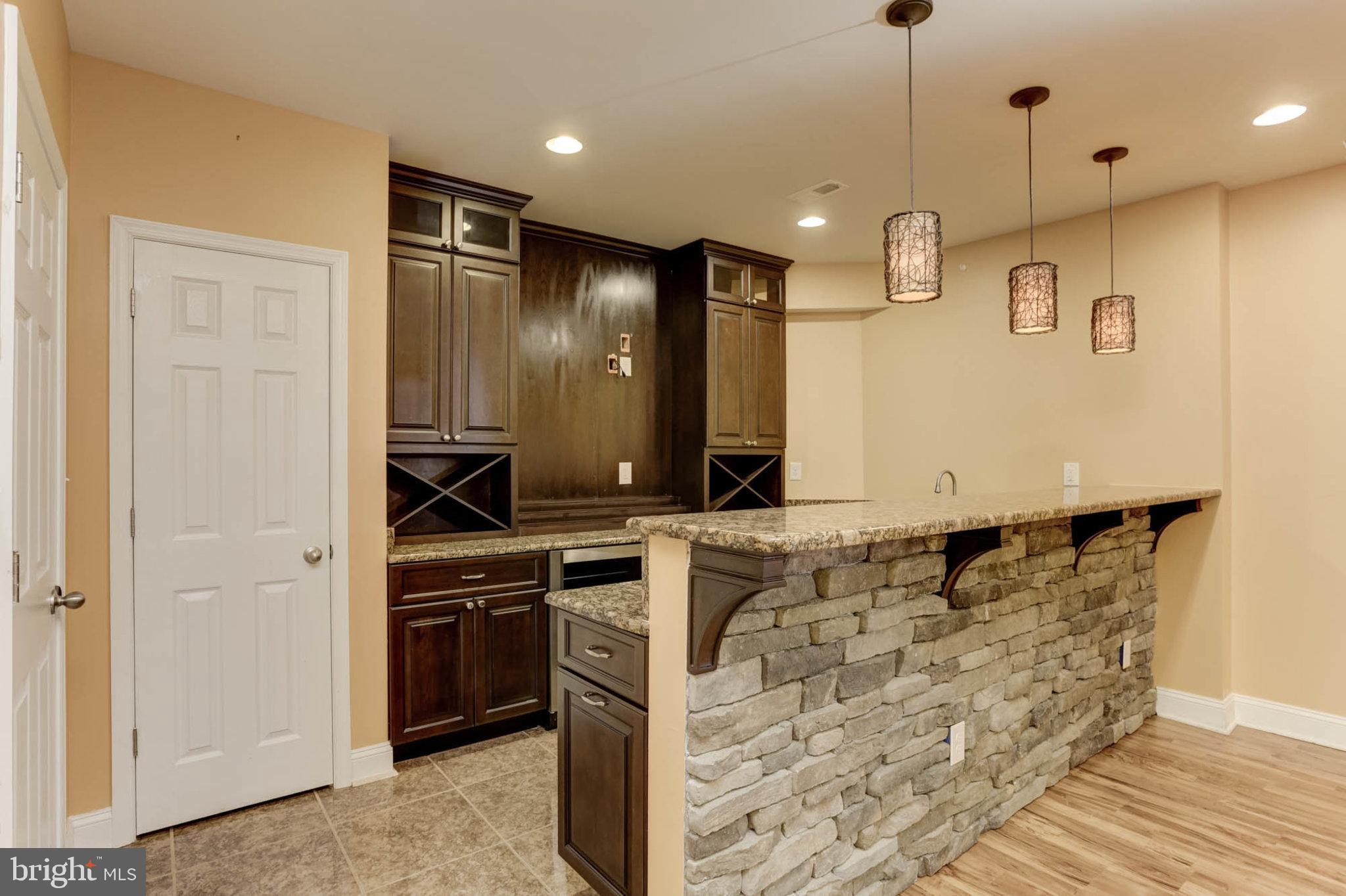 2014 Drovers Lane Cooksville, MD 21723 - Photo 41 of 55 Stately, custom, fully equipped wet bar