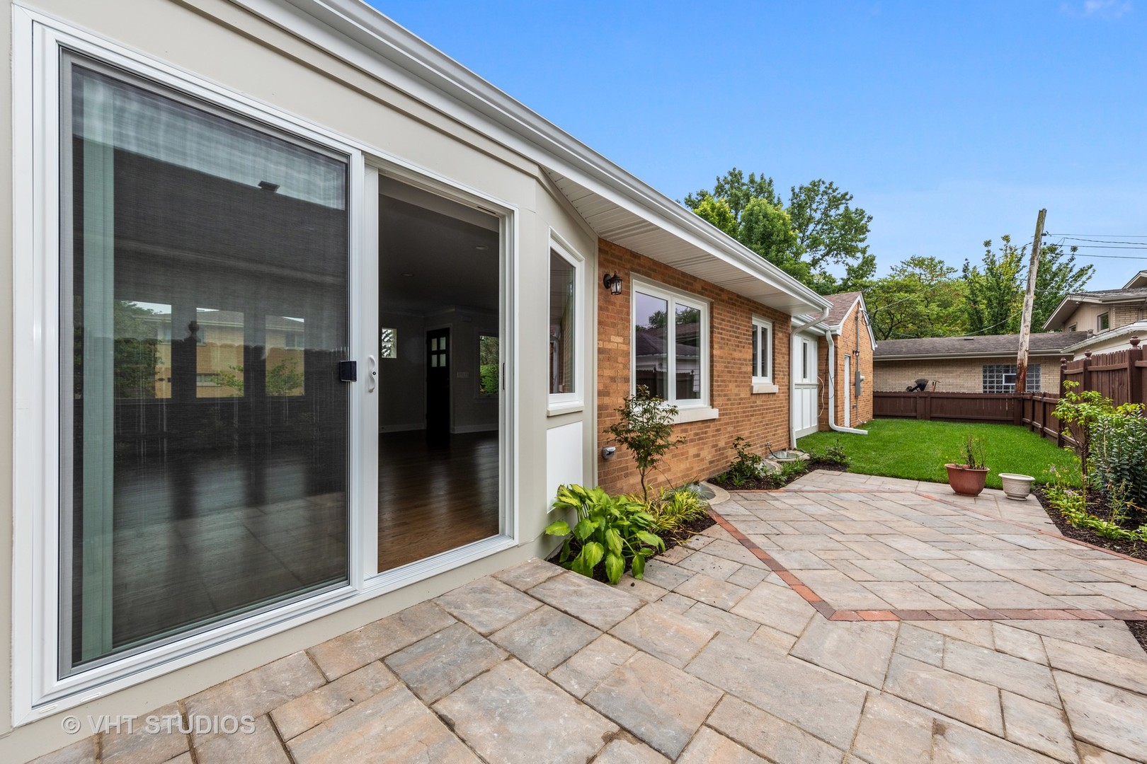 474 Uvedale Court Riverside, IL 60546 - Photo 20 of 23 a front view of a house with a porch