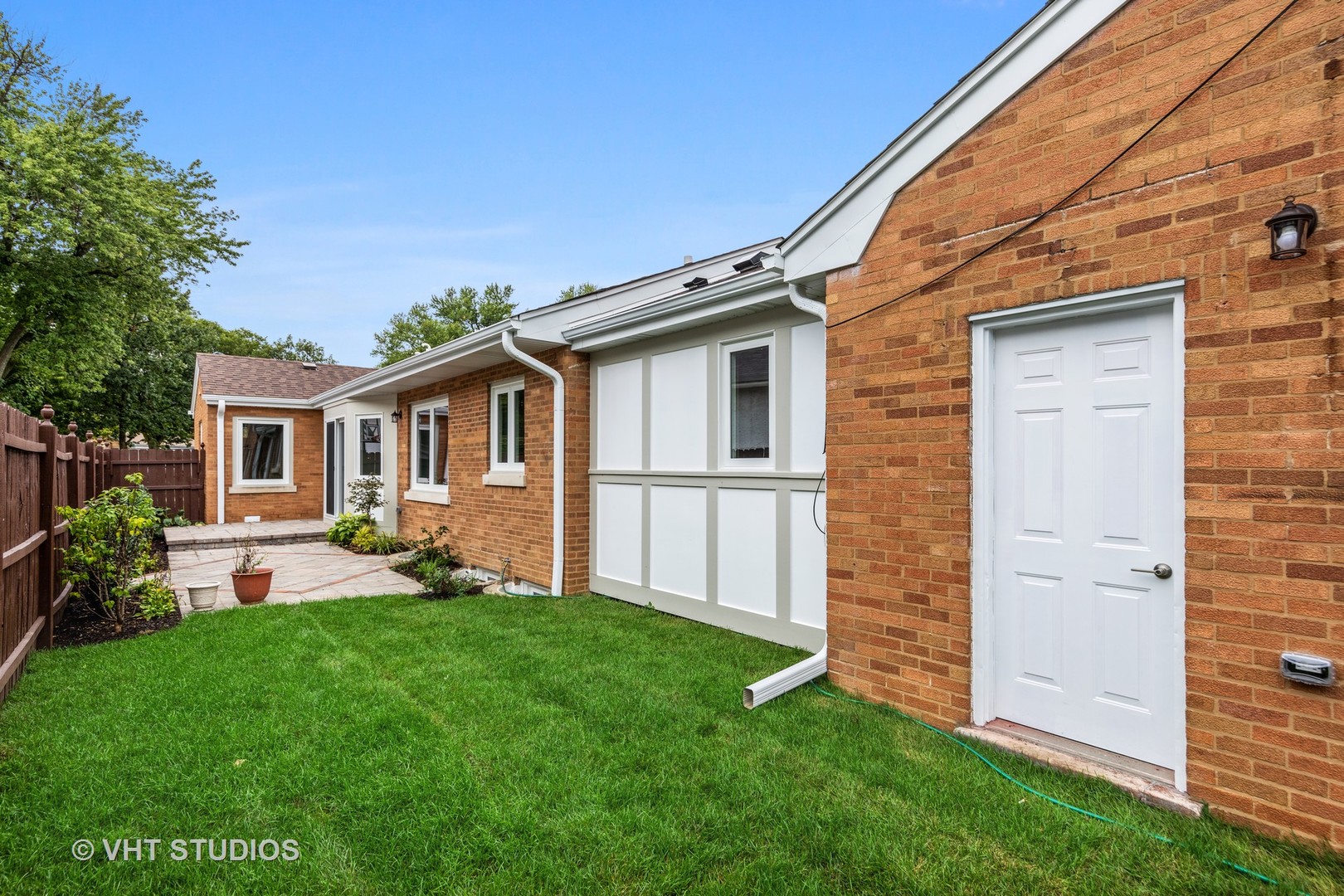 474 Uvedale Court Riverside, IL 60546 - Photo 21 of 23 front view of a house with a yard