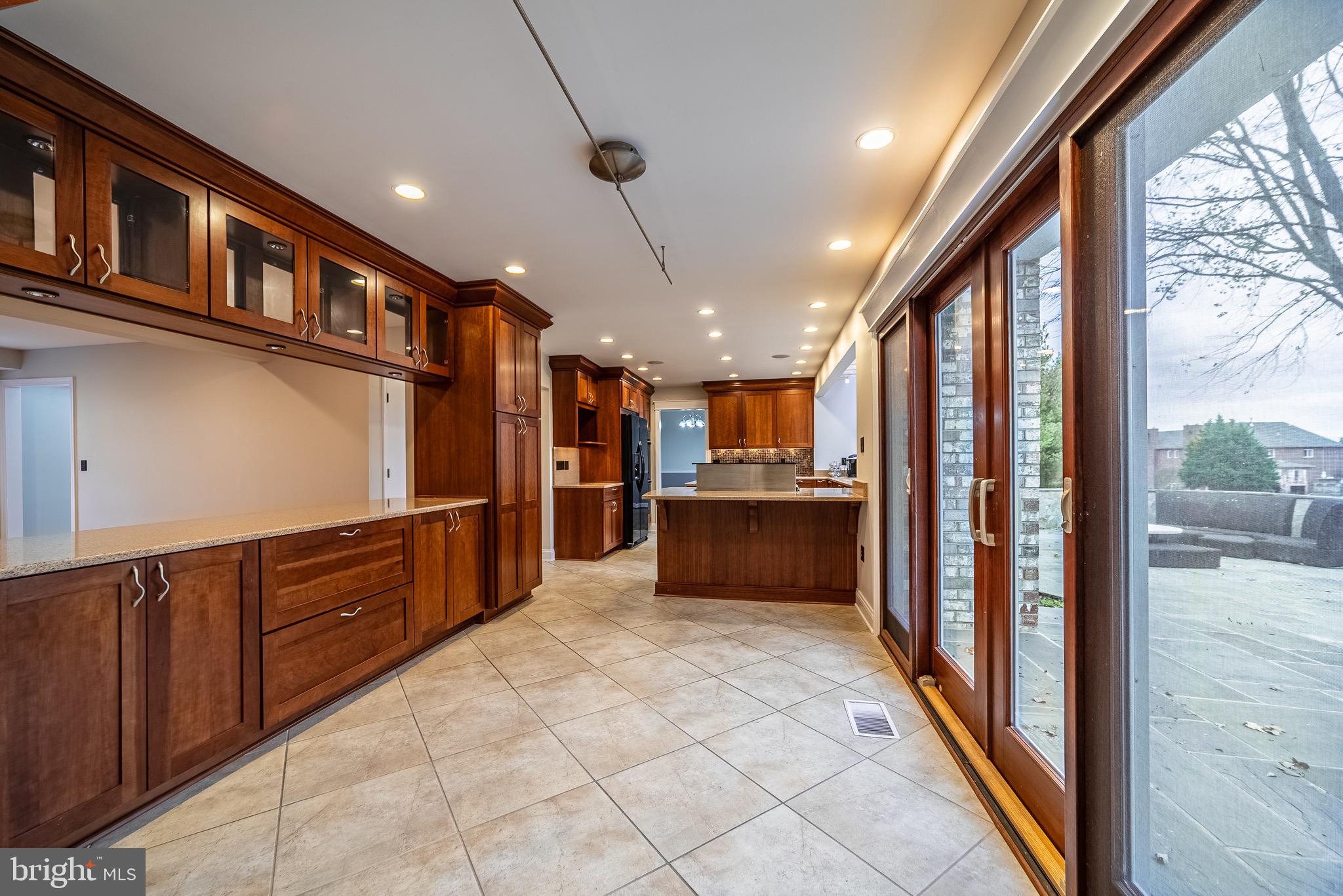 9440 Lovat Road Fulton, MD 20759 - Photo 18 of 117 Breakfast area off kitchen with walkout to patio