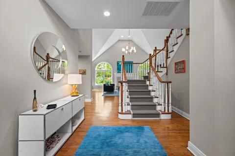 $1,175,000 | 861 Gloucester Crossing, Lake Forest, IL 60045