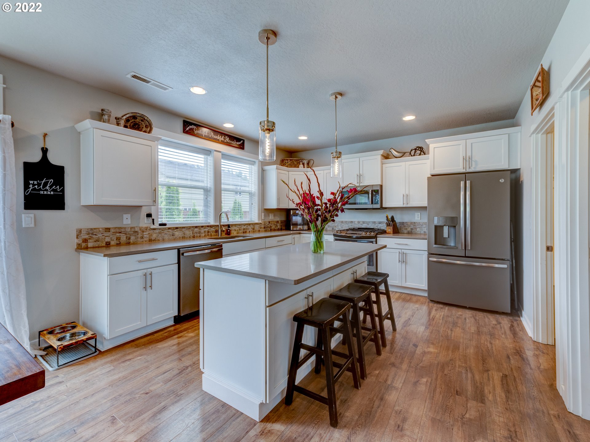 977 South 54th Street Springfield, OR 97478 - Photo 8 of 32