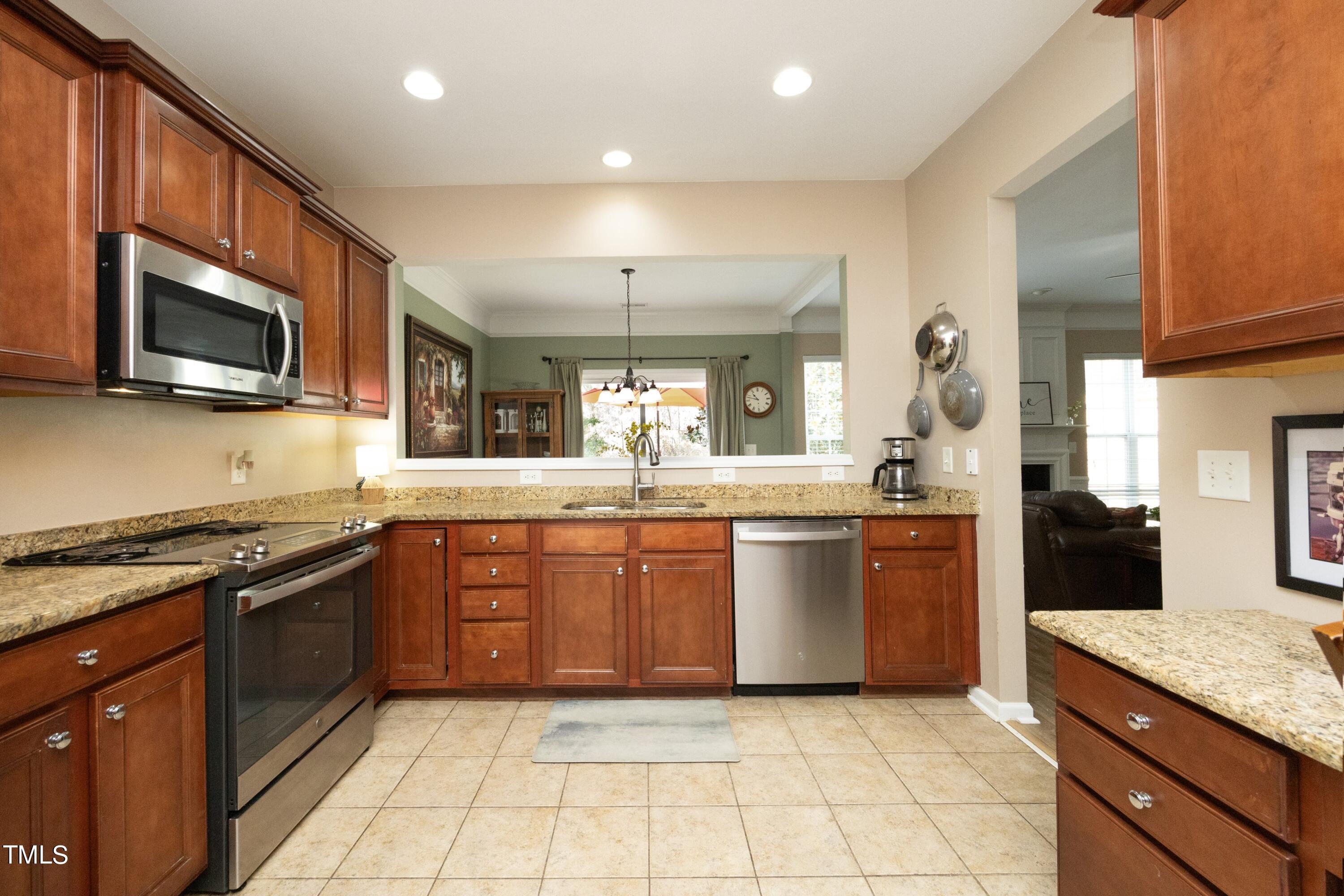8325 Deckbar Place Raleigh, NC 27617 - Photo 11 of 34 11Kitchen