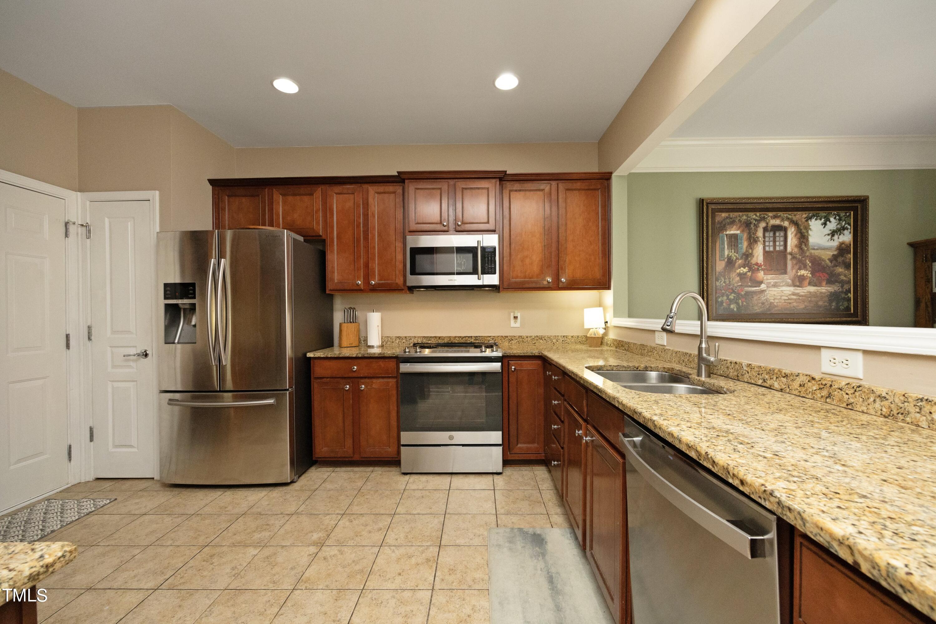 8325 Deckbar Place Raleigh, NC 27617 - Photo 12 of 34 12Kitchen