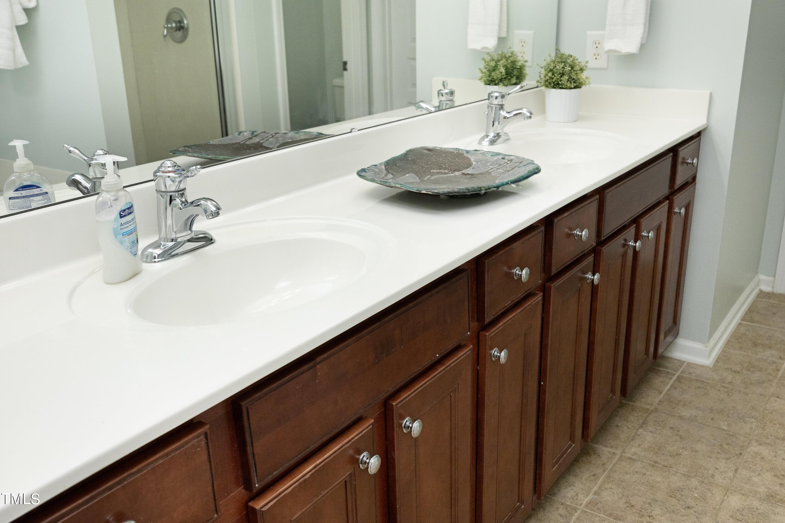 8325 Deckbar Place Raleigh, NC 27617 - Photo 21 of 34 21BathDetail