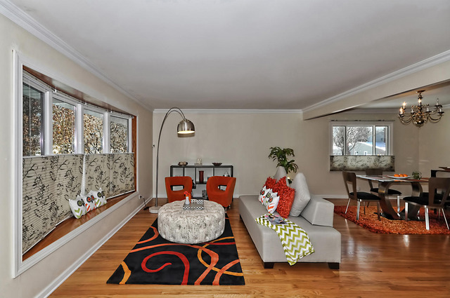 605 West Gilbert Road Palatine, IL 60067 - Photo 6 of 25 a living room with furniture and wooden floor