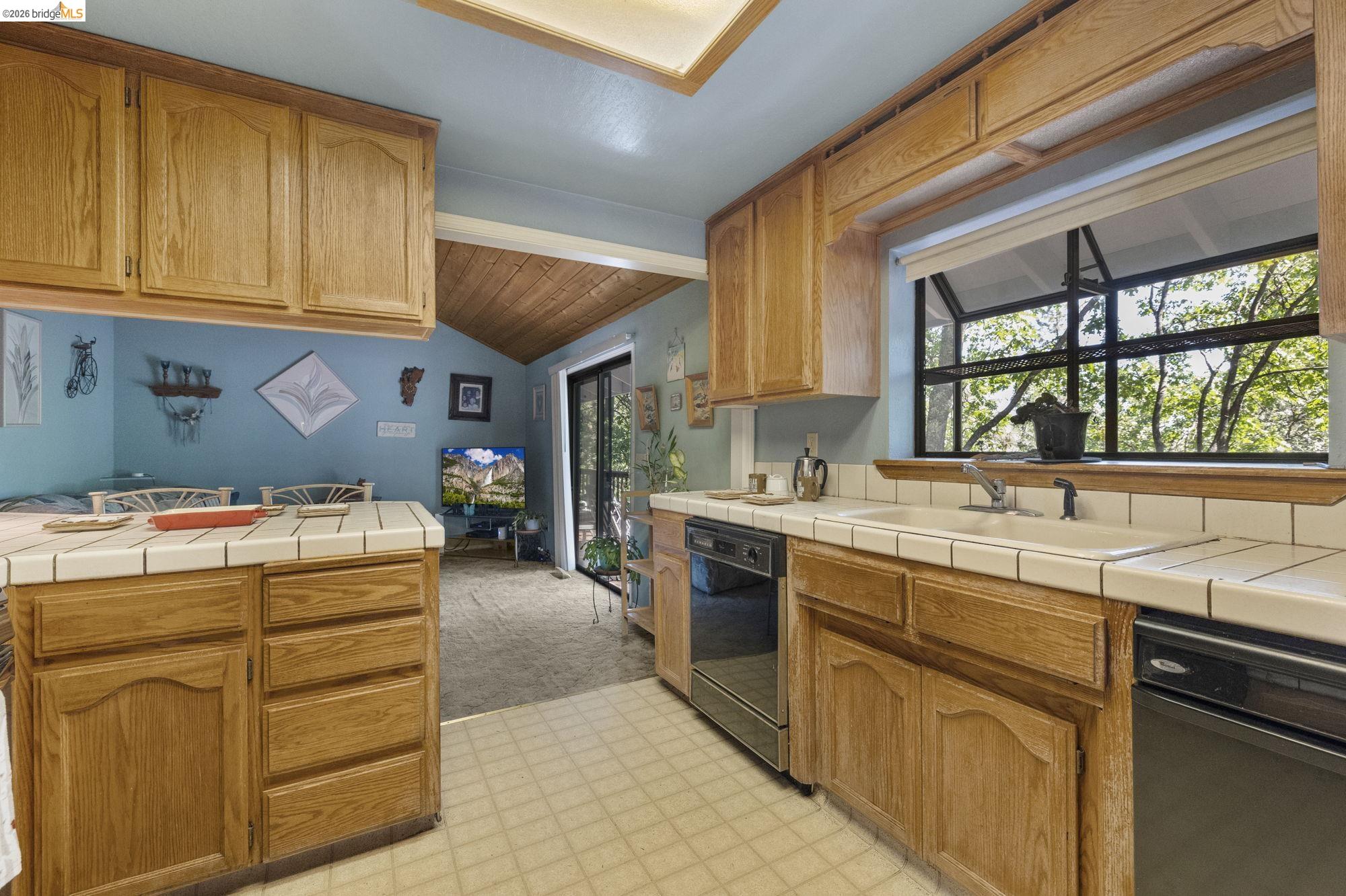 24043 Hitching Post Road Sonora, CA 95370 - Photo 11 of 33