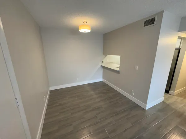 $1,895 | 1822 Abbey Road, Unit H206, West Palm Beach, FL 33415
