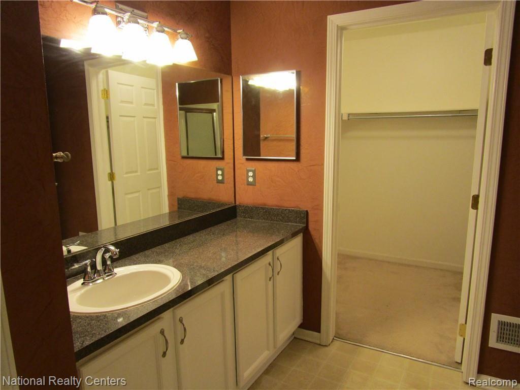 11722 Farmington Road Livonia, MI 48150 - Photo 12 of 15 Bath1 and Closet.JPG