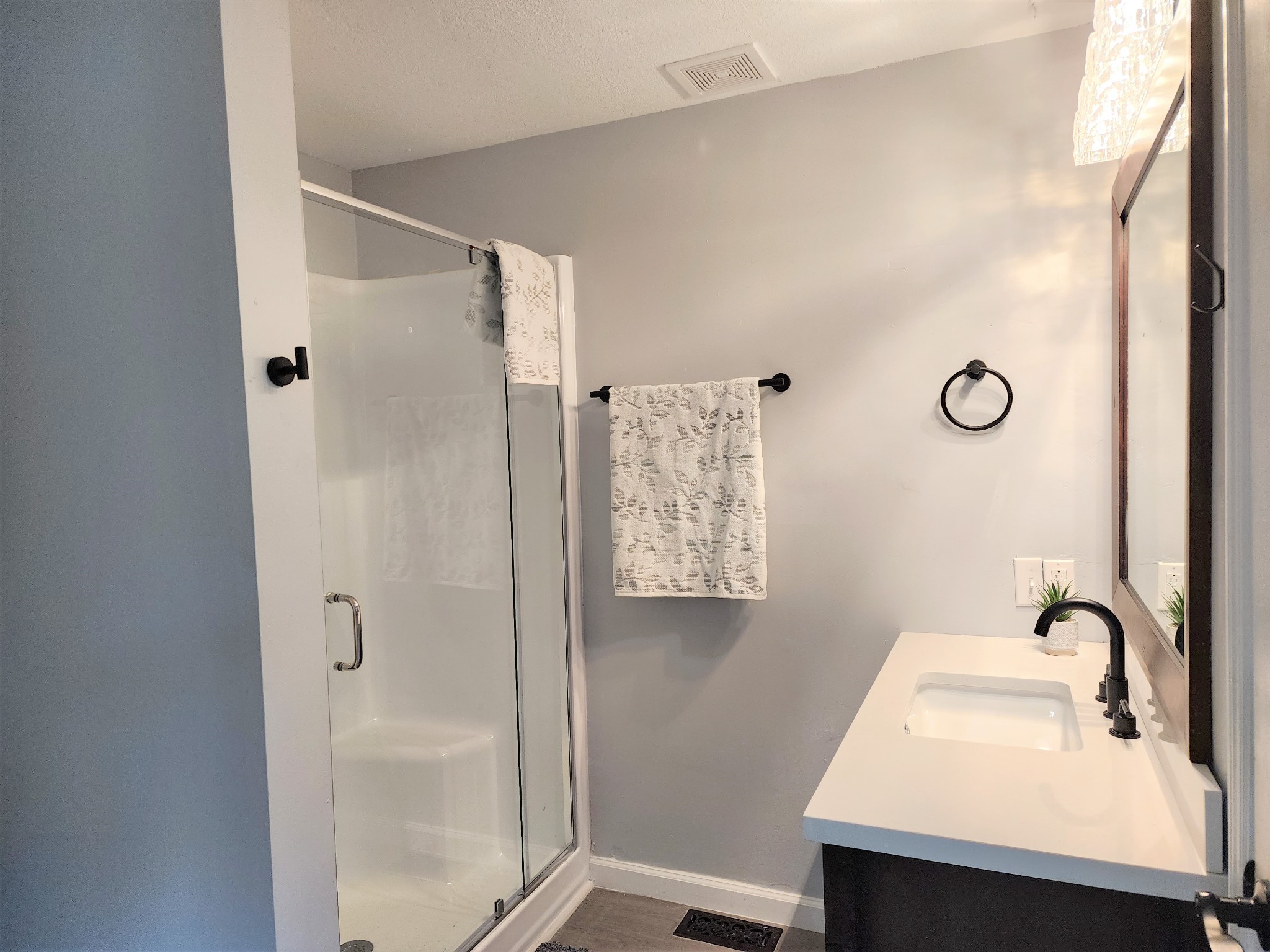 3618 Academy Road Portland, TN 37148 - Photo 14 of 22 a bathroom with a sink and mirror