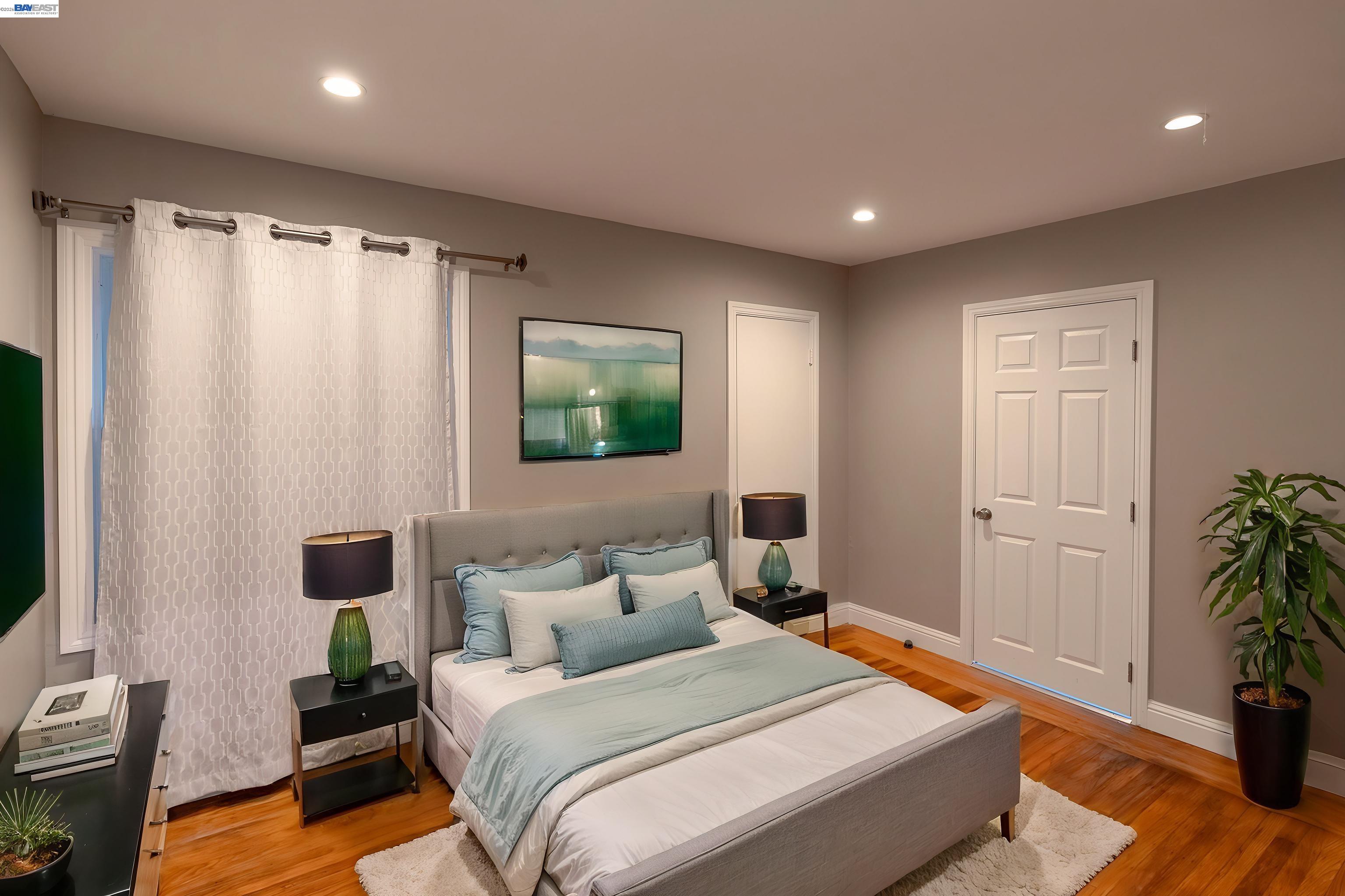 21835 Redwood Road Castro Valley, CA 94546 - Photo 13 of 31