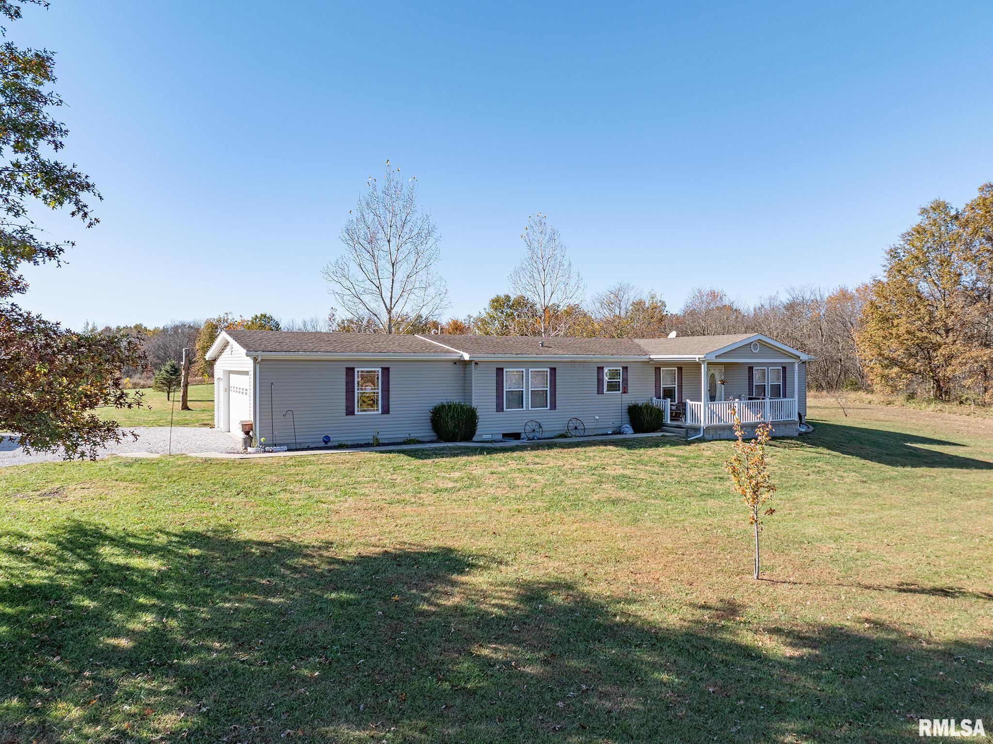 3221 Norton Road Sandoval, IL 62882 - Photo 1 of 37