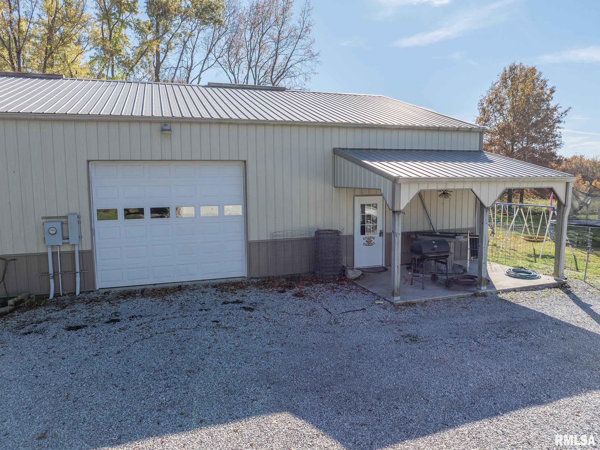3221 Norton Road Sandoval, IL 62882 - Photo 12 of 37