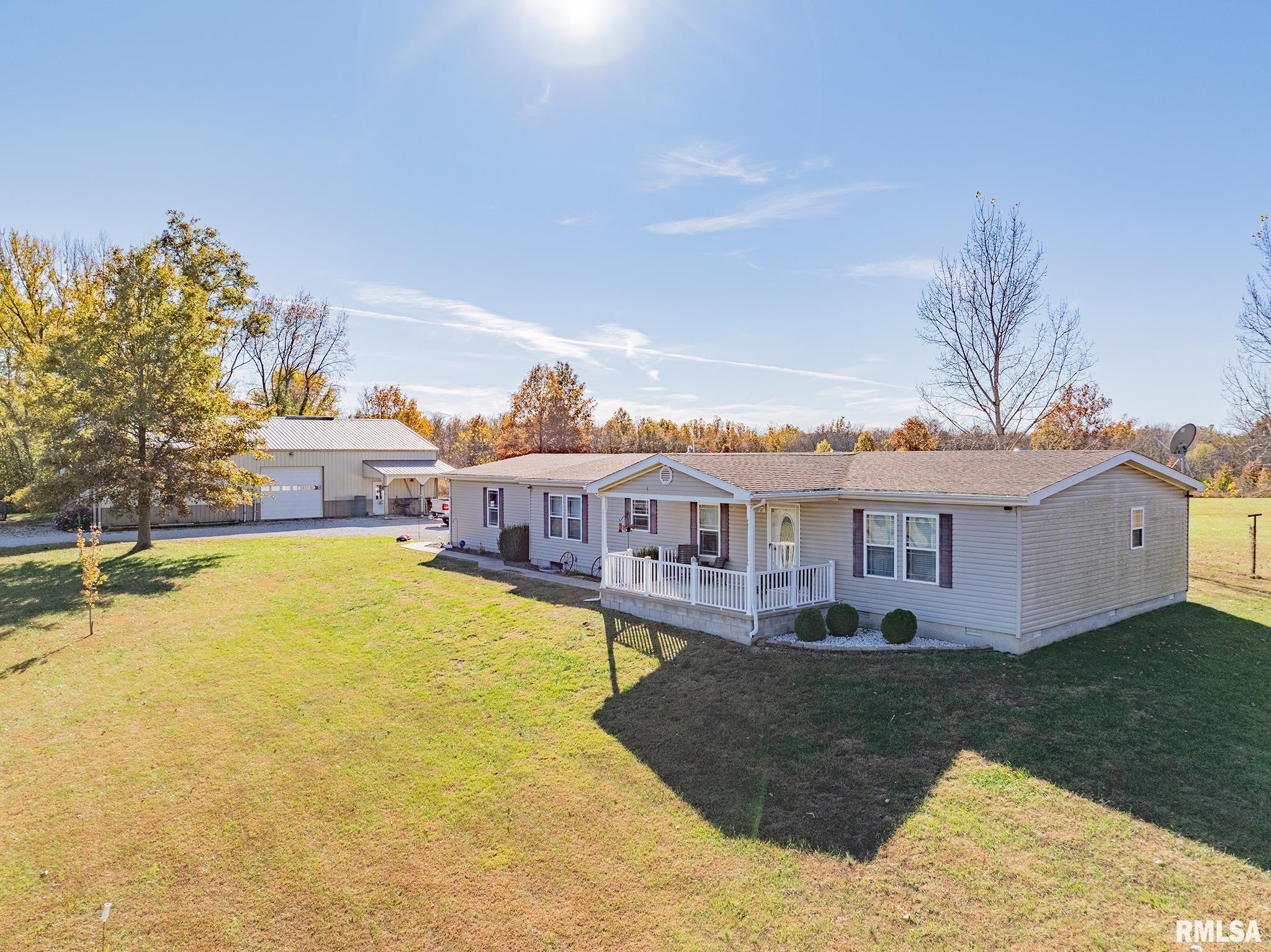 3221 Norton Road Sandoval, IL 62882 - Photo 3 of 37