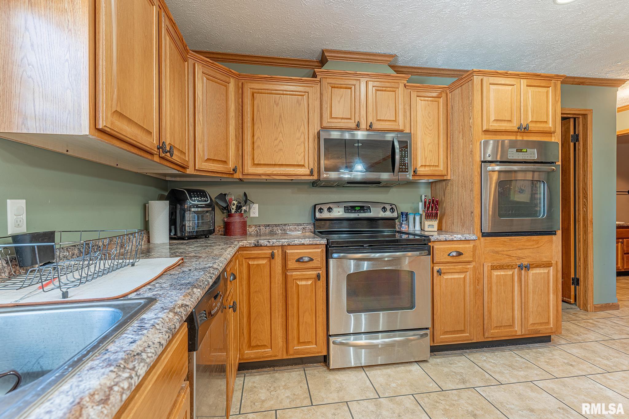 3221 Norton Road Sandoval, IL 62882 - Photo 34 of 37