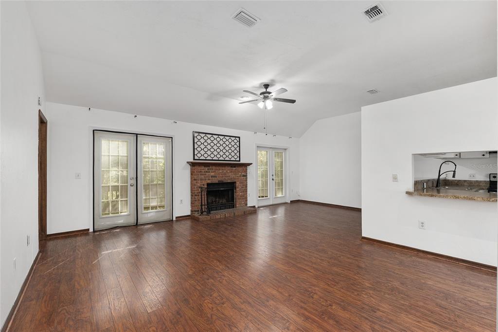 8305 Southwest 46 Lane Gainesville, FL 32608 - Photo 4 of 30