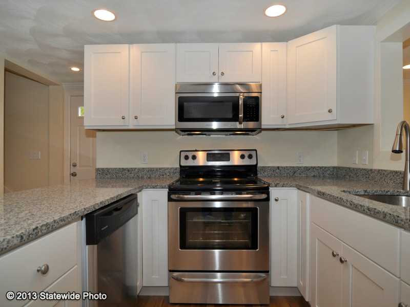 25 Rutland Street Warwick, RI 02888 - Photo 4 of 25 Kitchen.