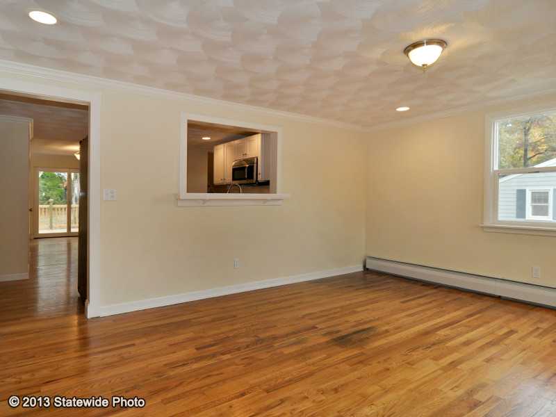 25 Rutland Street Warwick, RI 02888 - Photo 8 of 25 Living Room.