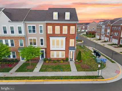 $884,500 | 19304 Forked Creek Terrace, Leesburg, VA 20175