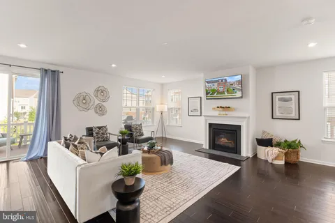 $884,500 | 19304 Forked Creek Terrace, Leesburg, VA 20175