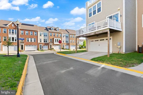 $884,500 | 19304 Forked Creek Terrace, Leesburg, VA 20175