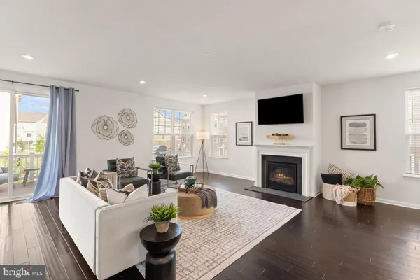$884,500 | 19304 Forked Creek Terrace, Leesburg, VA 20175