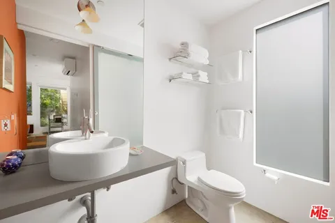 $3,350,000 | Undisclosed Address, Santa Monica, CA 90405