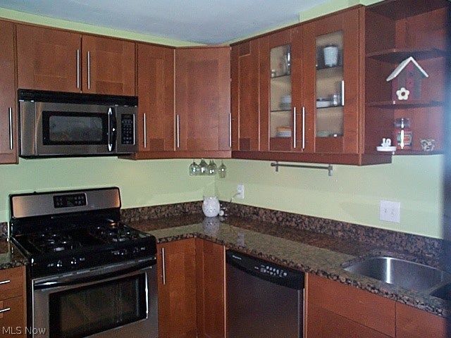 1352 Gordon Road Lyndhurst, OH 44124 - Photo 5 of 33