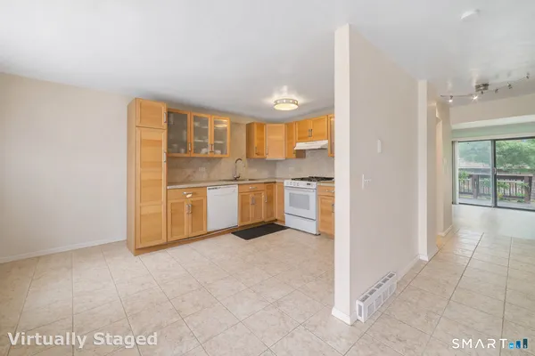 $230,000 | 21 Towne House Road, Unit 21, Hamden, CT 06514
