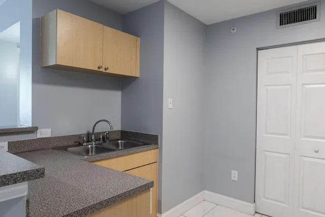 $200,000 | 505 Villa Circle, Boynton Beach, FL 33435