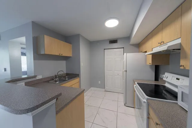 $200,000 | 505 Villa Circle, Boynton Beach, FL 33435