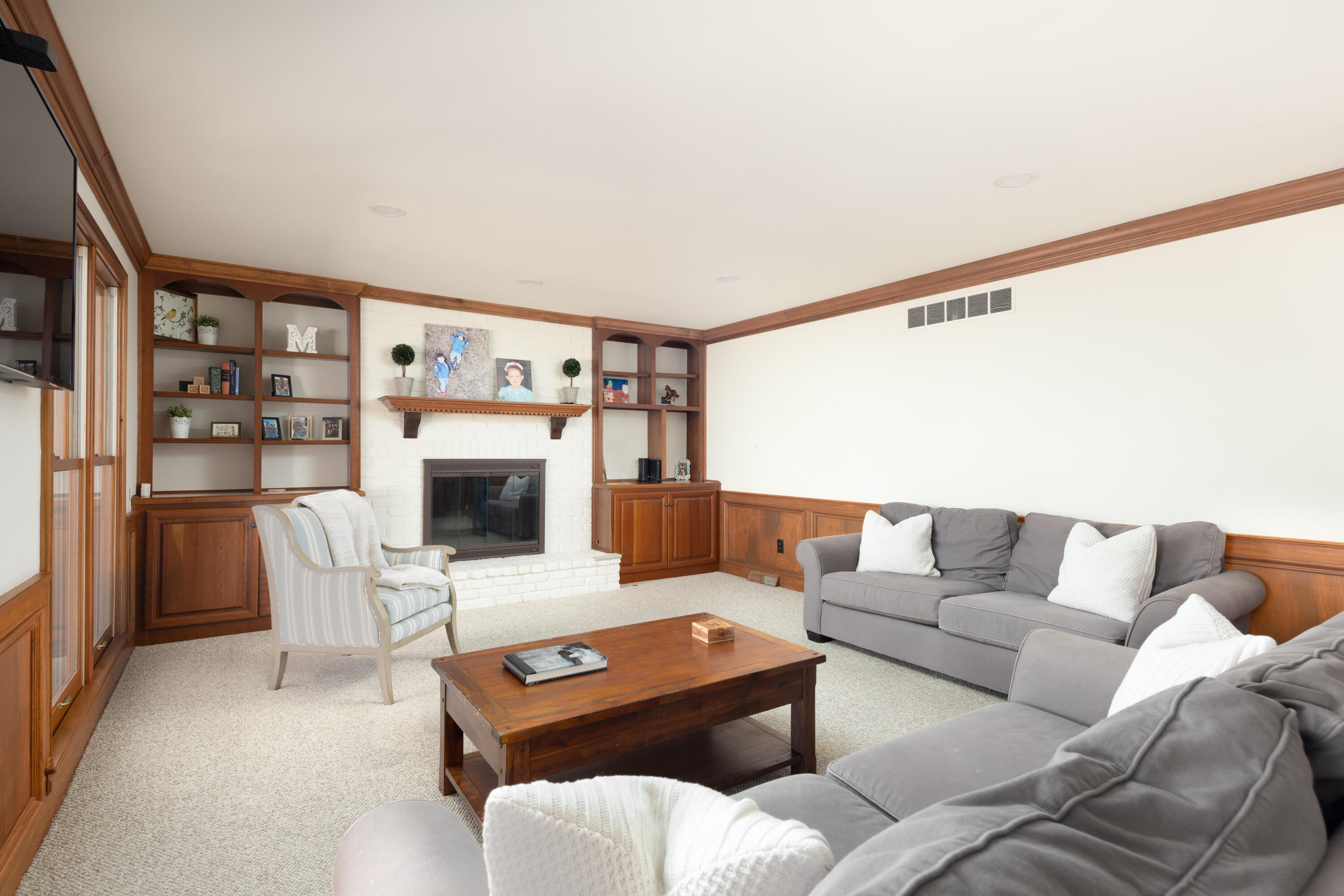 2217 Vinewood Road Lexington, KY 40515 - Photo 12 of 38 No Cords (2 of 2)