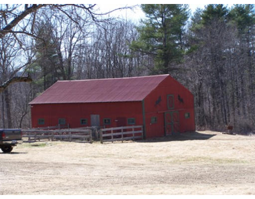 1476 Patrill Hollow Road Hardwick, MA 01082 - Photo 3 of 9 a backyard of a house