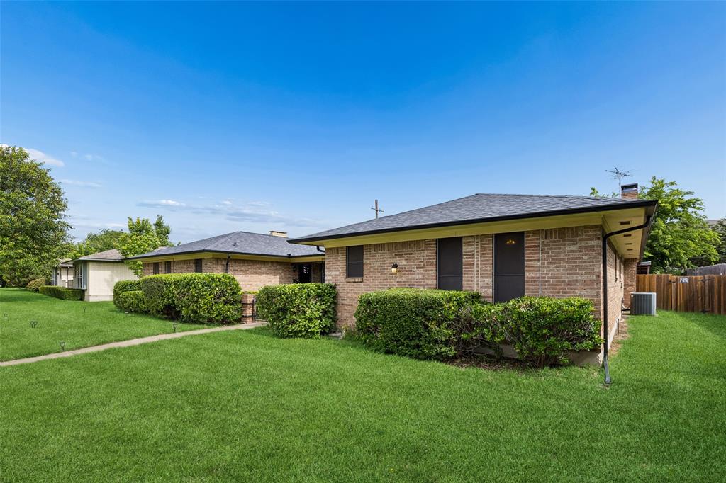6241 Rincon Way Dallas, TX 75214 - Photo 2 of 37