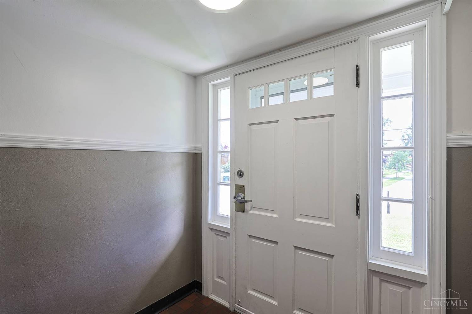 3470 Brotherton Road Cincinnati, OH 45209 - Photo 3 of 42