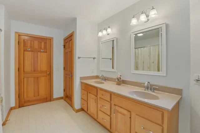 $1,195,000 | 4494 Oak Valley Road, Cross Plains, WI 53528