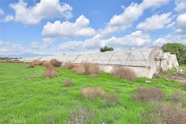 a view of a tennis court