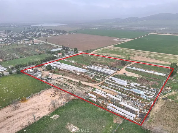 a view of a tennis court