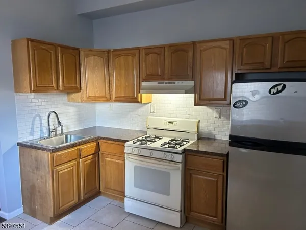 $2,050 | 146 Ripley Place, Elizabeth Port, NJ 07206