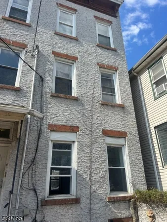 $2,050 | 146 Ripley Place, Elizabeth Port, NJ 07206