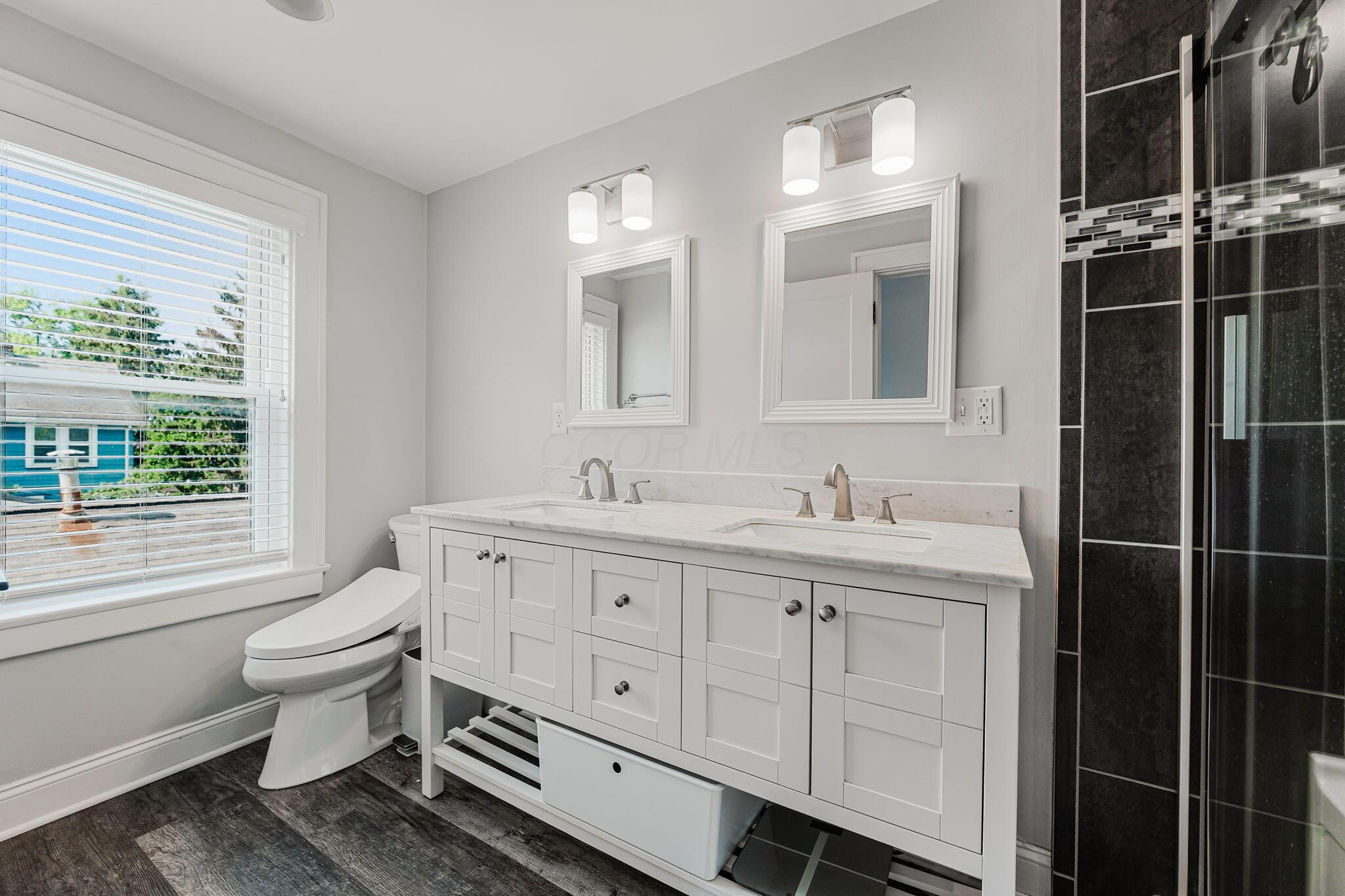 867 Oxley Road Columbus, OH 43212 - Photo 44 of 66 Full Bathroom