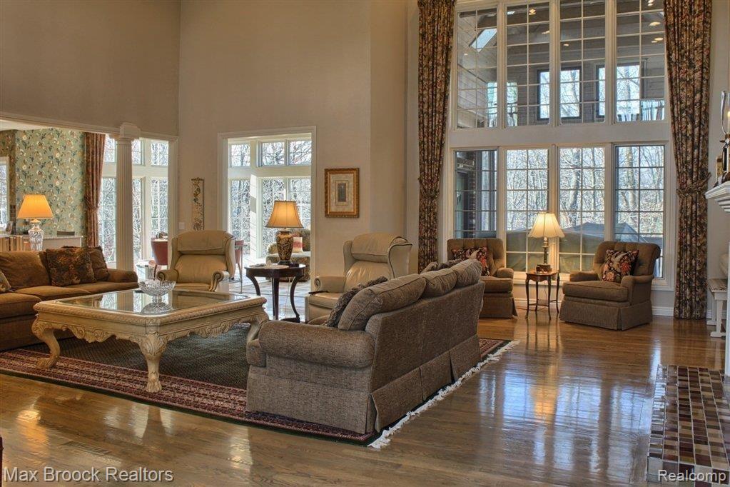 Great Room 2nd View.jpg