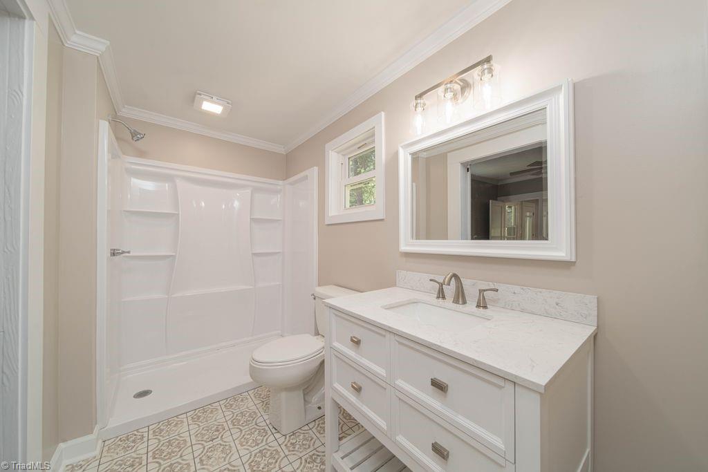 7280 Dennis Road Walnut Cove, NC 27052 - Photo 11 of 29