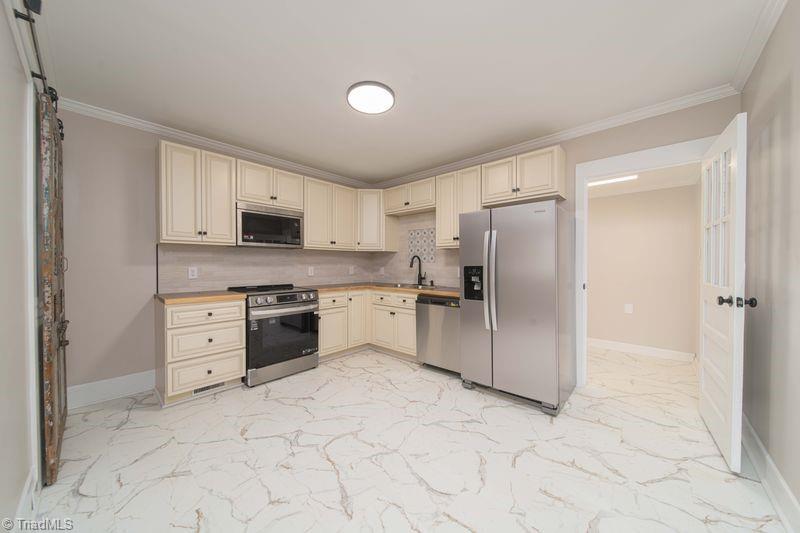 7280 Dennis Road Walnut Cove, NC 27052 - Photo 7 of 29