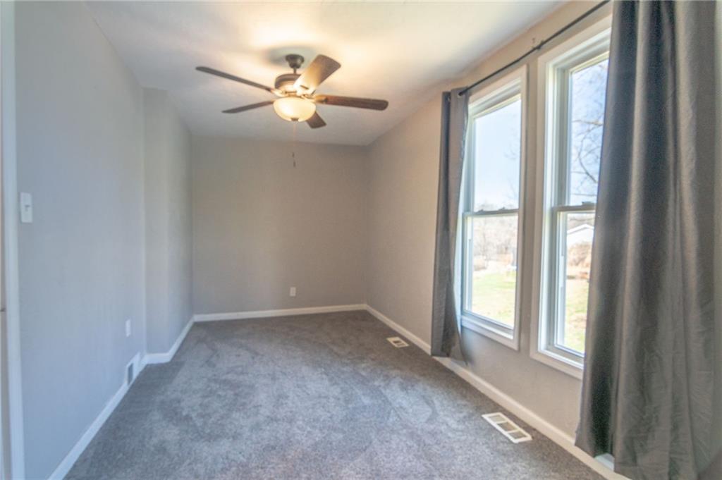 2541 Clay Pike Irwin, PA 15642 - Photo 22 of 36 an empty room that has a window