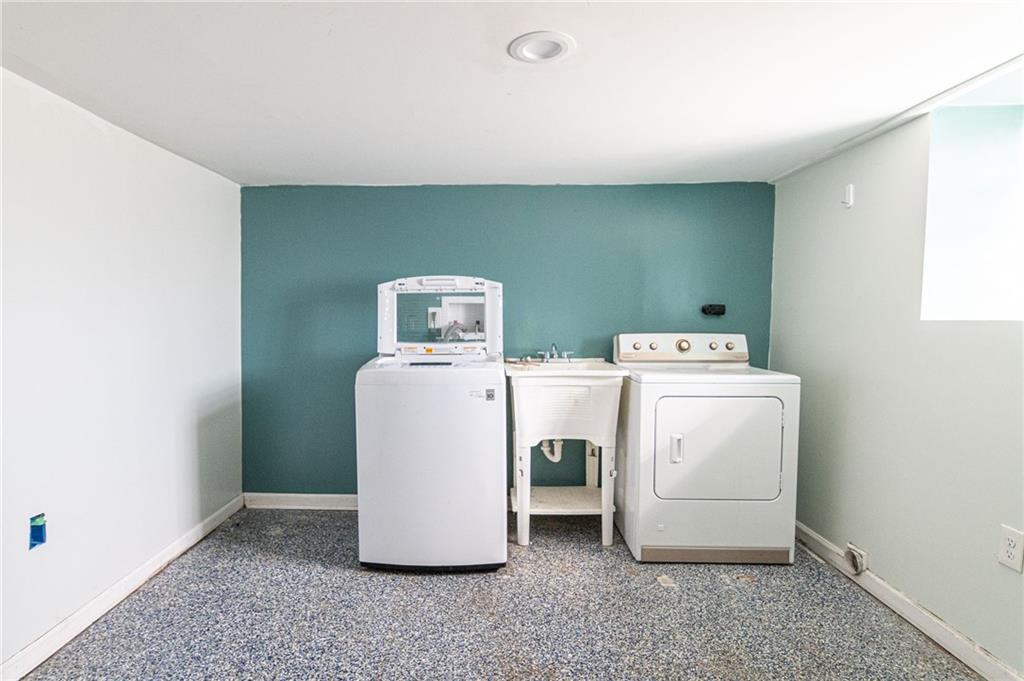2541 Clay Pike Irwin, PA 15642 - Photo 29 of 36 a utility room with dryer and washer