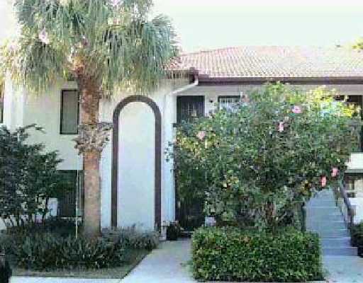 300 East Club Circle, Unit 203 Boca Raton, FL 33487 - Photo 1 of 2 Primary Photo