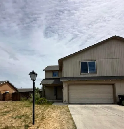 $269,000 | 897 Southeast Kierra Place, Madras, OR 97741