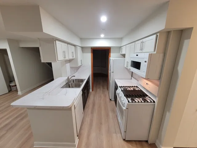 $1,995 | 3316 Huntington Lane, Island Lake, IL 60042